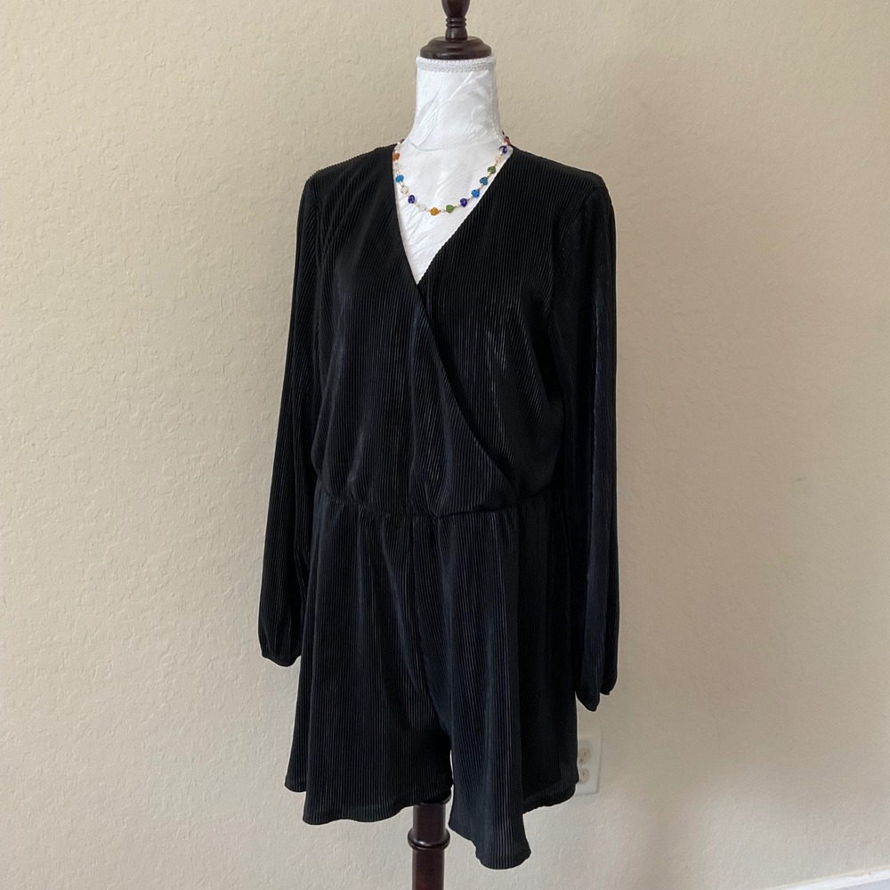 Rewind Black Metallic Pleated Romper XXL Long Sleeve Wrap V-Neck Party Cocktail